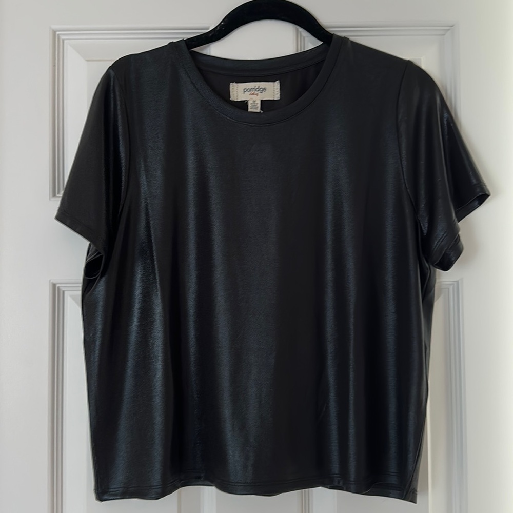Porridge black shiny tee shirt.